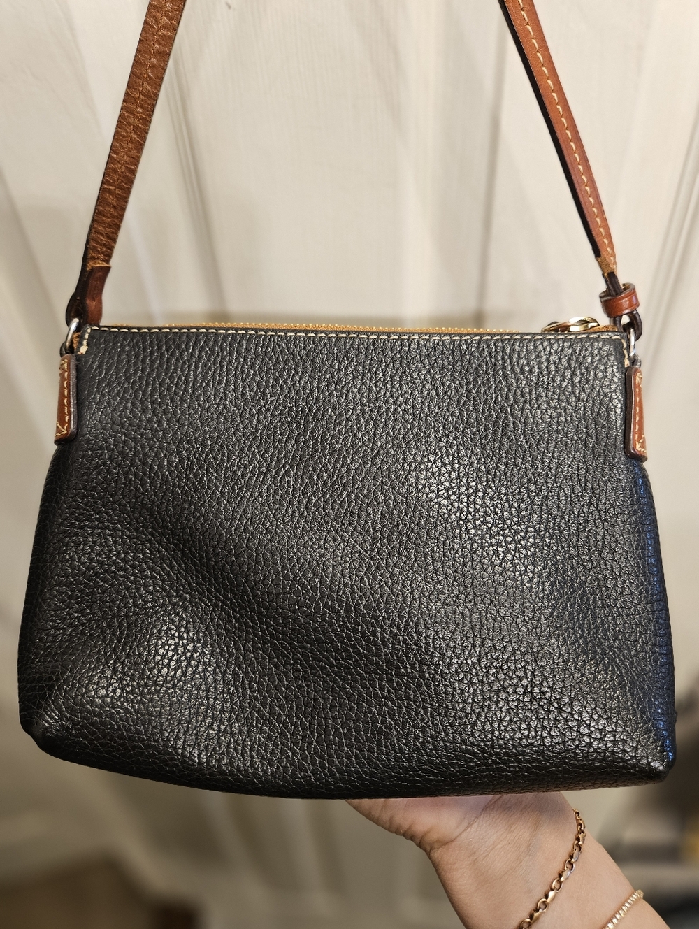 Dooney & Bourke black leather crossbody bag handbag purse - Picture 4 of 14